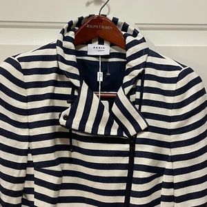 A-K-R-I-S Punto Pant Suit size 6, Jacket Navy Blue and white horizontal stripes